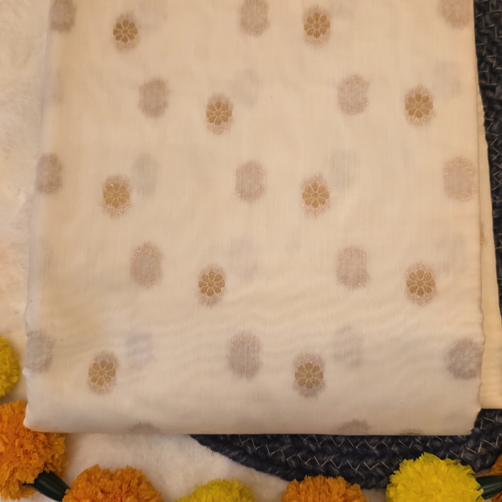 Mal Chanderi Onam Saree Elegant Cream and Gold Polka DotSaree with ready-to-wear